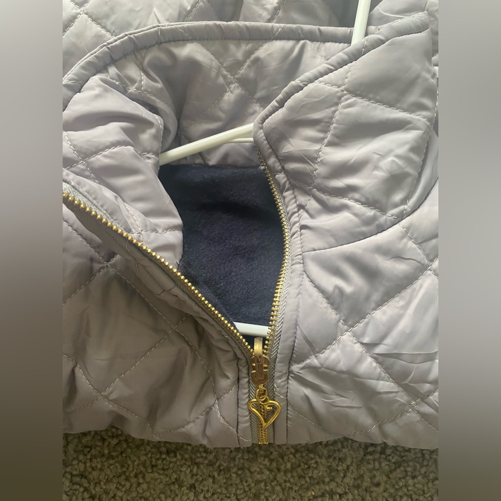 silver gray quilted puffer vest, womens size medium/large warm zip up - Picture 6 of 9